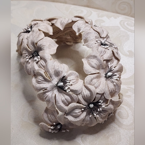 VINTAGE Cream Beige Floral Hair Fascinator – Old Hollywood Glam Collectible main image 5
